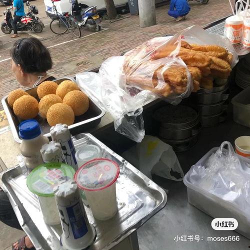 娱乐吃瓜酱摆摊,娱乐吃瓜酱的美食传奇